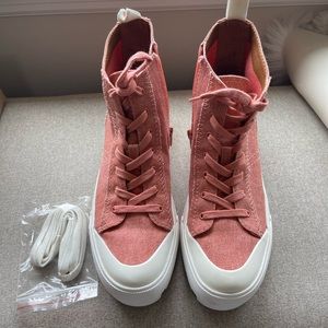 Lucky Brand women’s high top tennis shoes canyon clay size 7 1/2